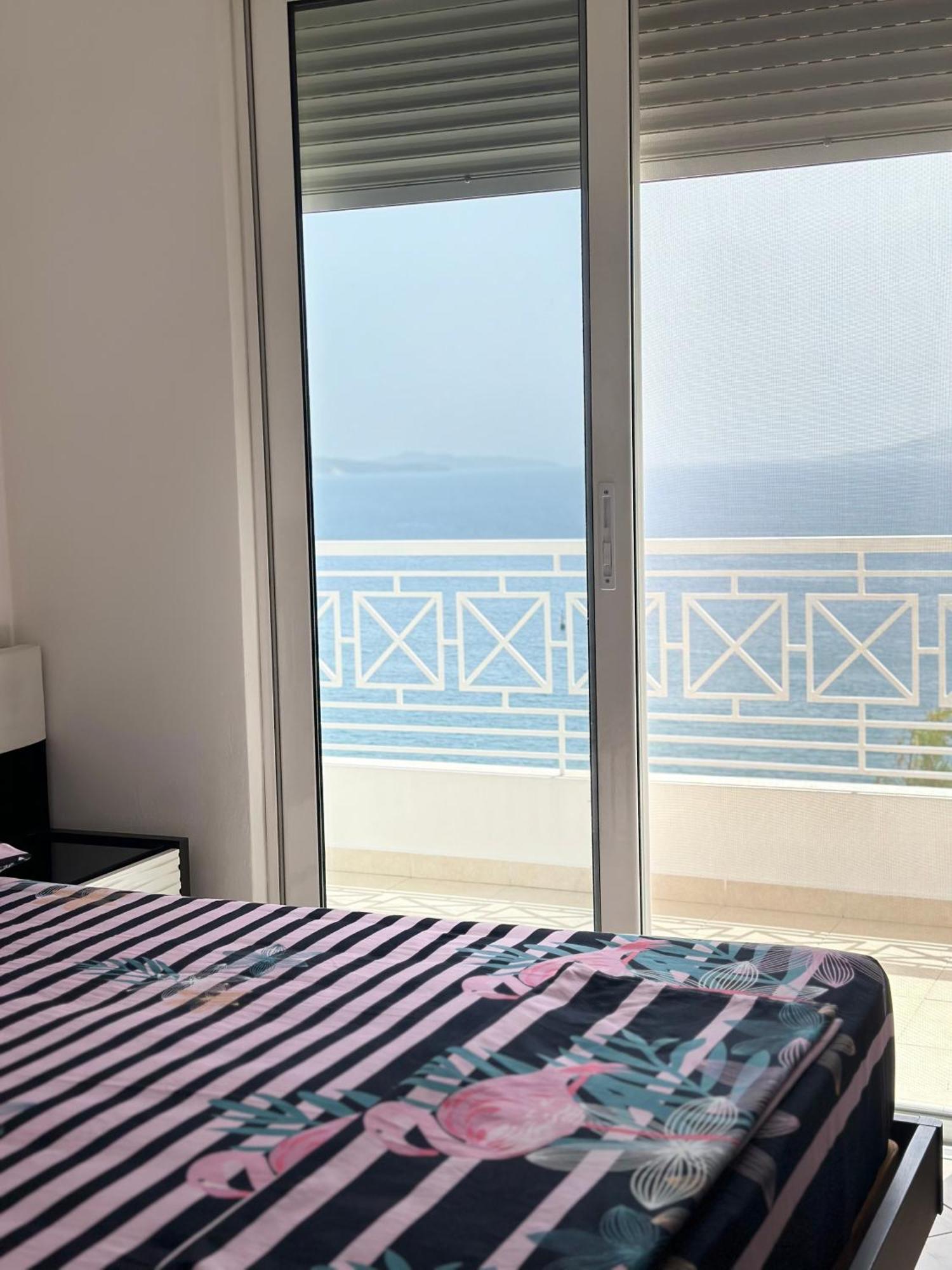 Tini Sea View Apartment Саранда Екстер'єр фото